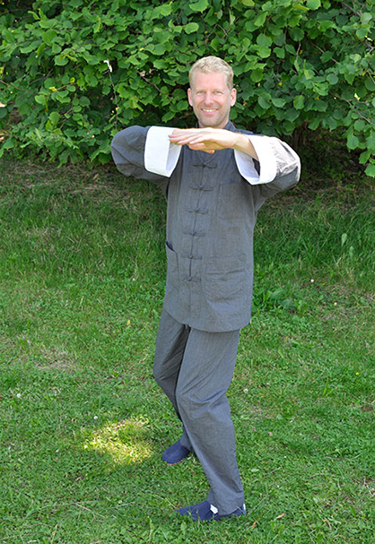 Alexander Sembritzki bei der Tai Chi Hand-Form; Foto: Christine Rühmer
